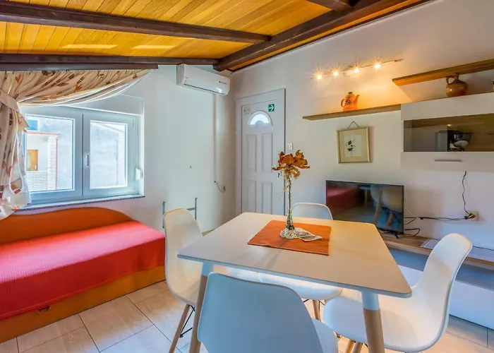 Διαμέρισμα With Parking Space - 5478 Crikvenica