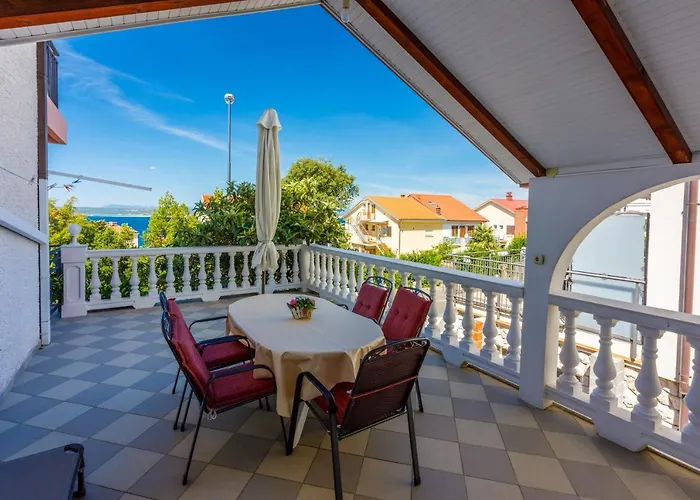 With Parking Space - 5478 Διαμέρισμα Crikvenica