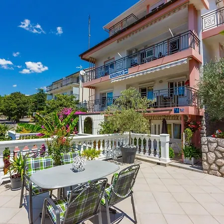 With A Parking Space - 5478 Apartment Crikvenica