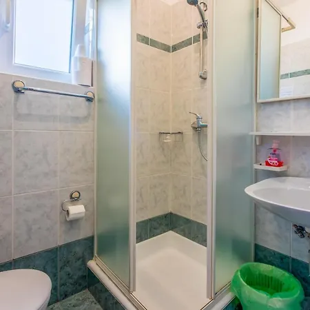 Appartement With Parking Space - 5478 Crikvenica