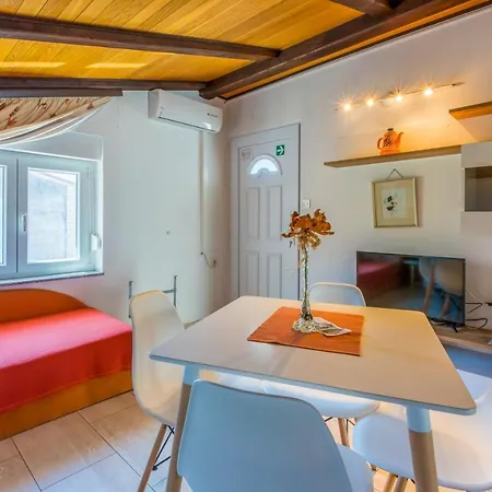 Apartment With A Parking Space - 5478 Crikvenica