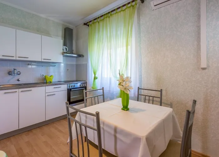 With Parking Space - 5478 * 茨里克韦尼察